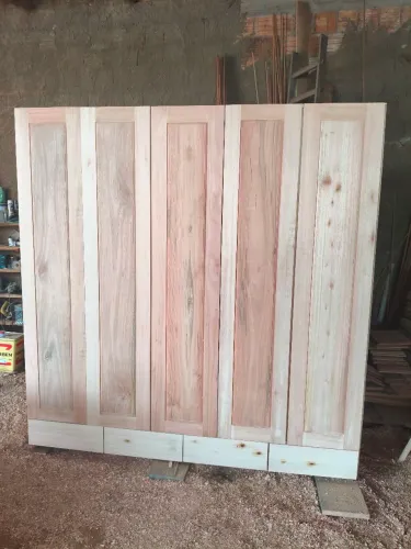 Móveis de madeira sob medida