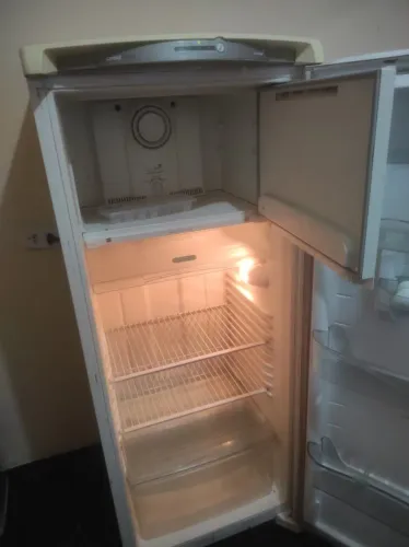 GELADEIRA