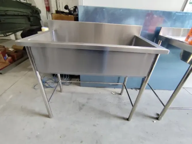 Tanque industrial em aço inox para higienização pesada, 1,20×0,60×0,90 m