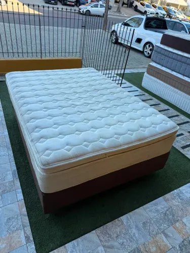 Colchão de Casal LÁTEX SEMINOVO - Entrego com base