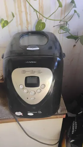 Máquina de fazer pão pra retirada de peças