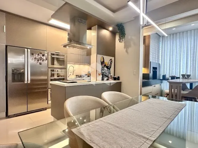 APARTAMENTO MOBILIADO COM 2 QUARTOS SENDO 1 SUÍTE E 3 VAGAS DE GARAGEM NO ESTREITO FLORIAN