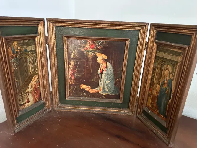 Tríptico reprodução de A Adoração na Floresta" de Fra Filippo Lippi. 