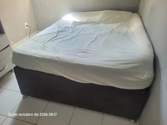Vendo Base Cama Box Casal - Ótimo Estado de Conservação