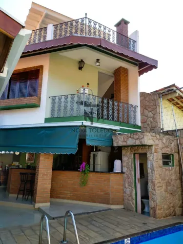 CASA SOBRADO Á VENDA - 110m² - 3 DORMITÓRIOS 1 SUÍTE - PISCINA - VISTA VERDE - SJC/SP