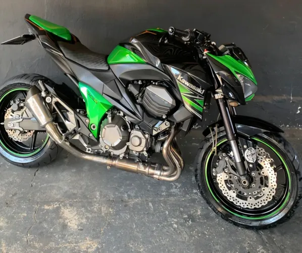 Kawazaki Z 800 ABS 2013 (leia o anúncio)