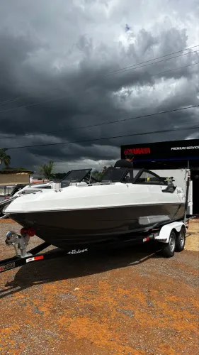 LANCHA FOCKER 212 - MERCURY 150 Hp (PRO XS)