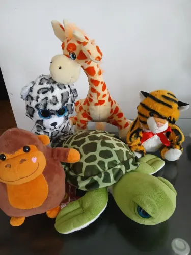 Pelúcias animais da floresta