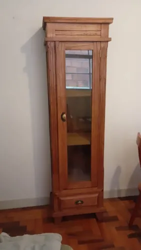 Cristaleira de uma porta