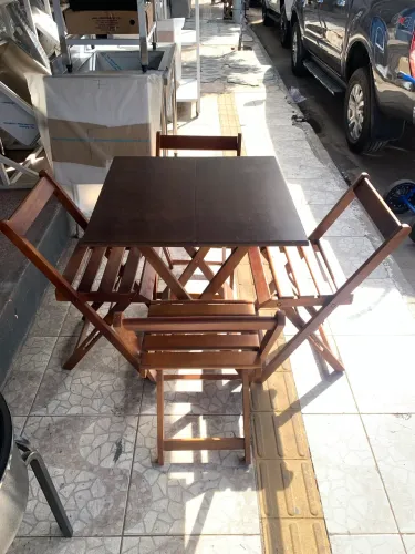 JOGO DE MESA EM MADEIRA DOBRÁVEL 