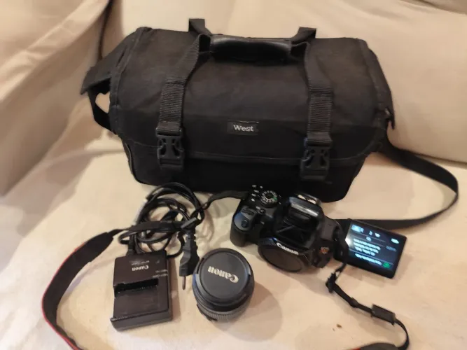 Camera Canon T5I lente 18-55mm e bolsa