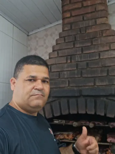 Churrasqueiro à domicílio festa em geral.