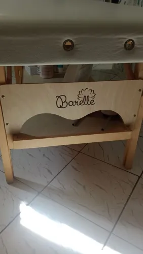 Maca fixa , estética, depilação e massagem, suporta até 450 kg semi nova.vslor 900 reais