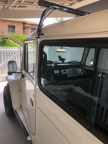 Toyota Band.Jipe Cap.de Aço Chas. Longo Diesel 1985