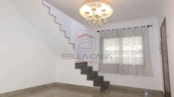 Sobrado na Vila Prudente - 141m2 - 3 dormitórios - 2 banheiros - 2 vagas de garagem