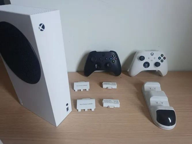Xbox Series X + 2 controles + dot carregamento