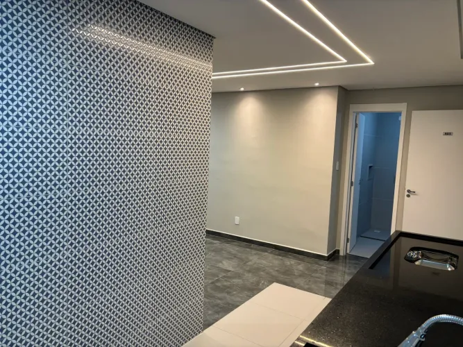 Apartamento à venda com 2 quartos e cozinha planejada em São Vicente
