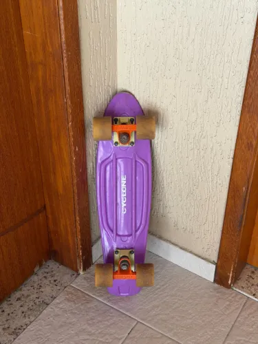 Skate Cyclone Mini Cruiser Radical Roxo 