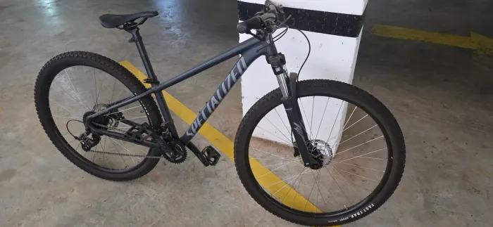 Bike Specialized Rockhopper 29, tam 15, usada somente uma vez