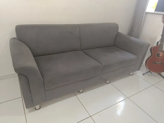 Sofá cinza veludo