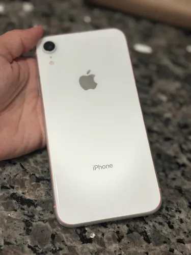 Celular iPhone XR