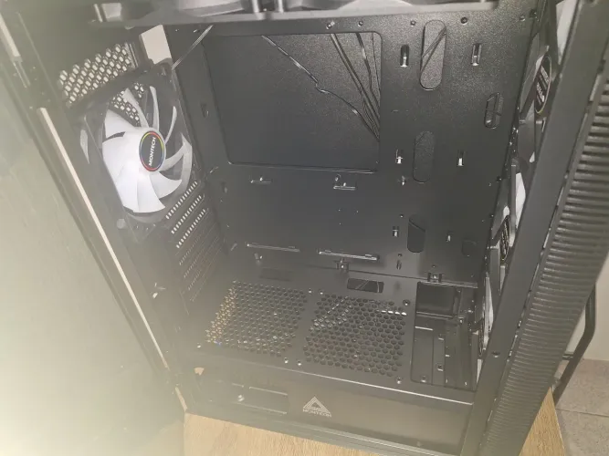 Gabinete Montech X3 MESH (Novo)