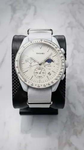 Relógio Skmei moonswatch homage swatch x omega novo sem uso Branco