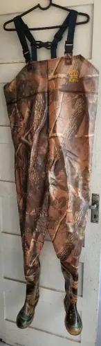 Macacão de Pesca King Camuflado Tam. G - Bota 39