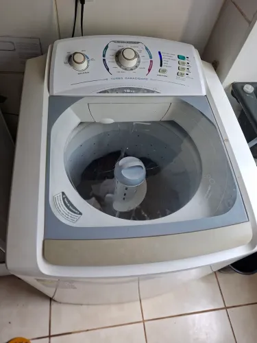 Vende-se máquina de lavar de 12 kg