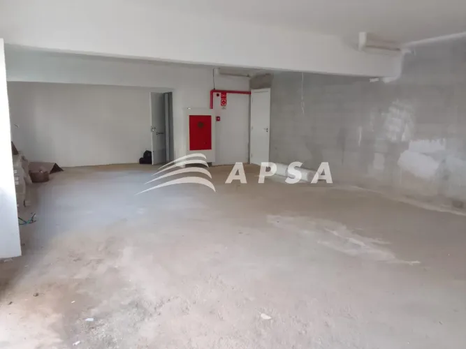 EXCELENTE LOJA COMERCIAL COM 880,85M², DISPONÍVEL PARA LOCAÇÃO IMEDIATA NO BAIRRO GUTIERRE