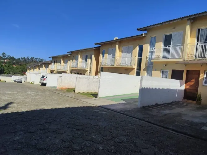 Casa de Condomínio com 2 quartos, Água Espraiada (Caucaia do Alto) - Cotia