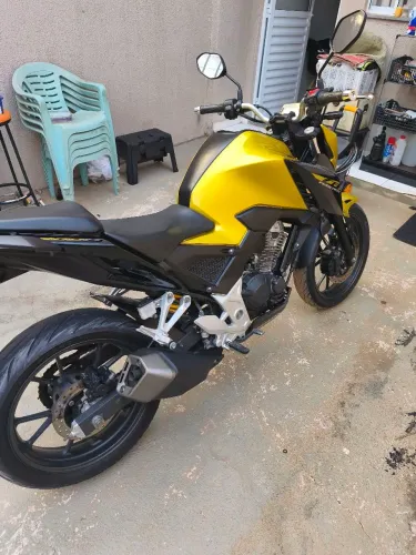 Vendo CD 300 cilindradas muito nova