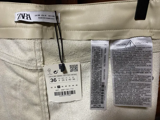 Calça Couro Fake Zara Flare Off-White