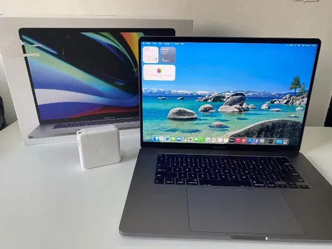 Apple MacBook Pro 16" (2019) i9 16GB, SSD de 512GB + AMD Radeon Pro 5300M 4GB MacOS Tahoe