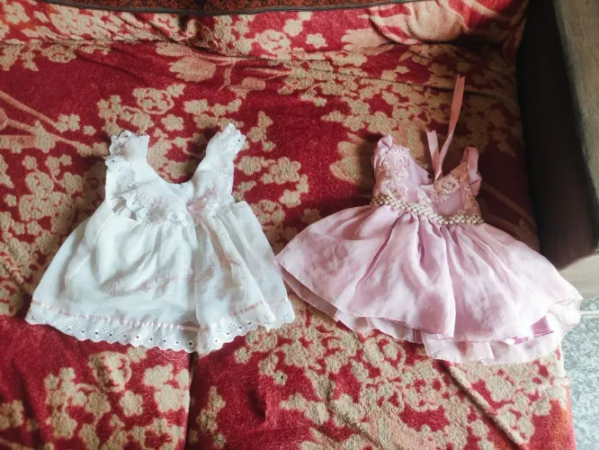 Serve até 1 ano o rosa tá com um defeitinho