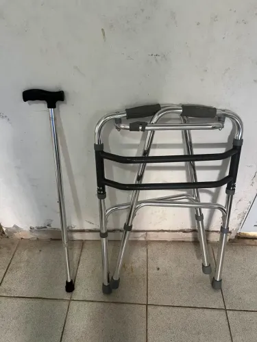 Muleta e andador 