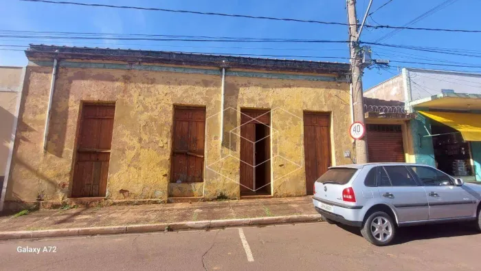 Casa com 4 dormitórios à venda por R$ 330.000,00 - Centro - Bariri/SP