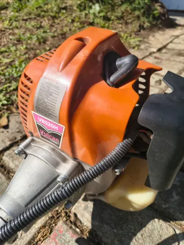 Roçadeira a gasolina Vulcan 52cc