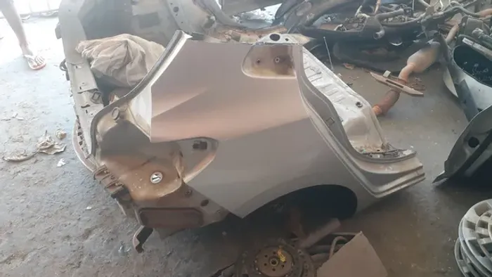 onix ano 2020 hatch  caixote traseiro