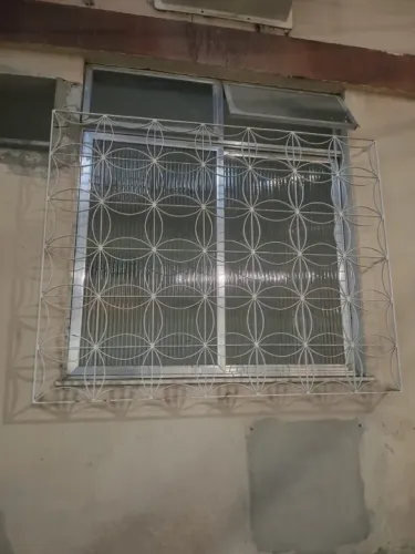 Grade de ferro maciço para janelas
