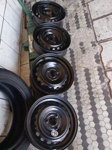 Jogo de rodas kwid 14 RS 250 cada 1