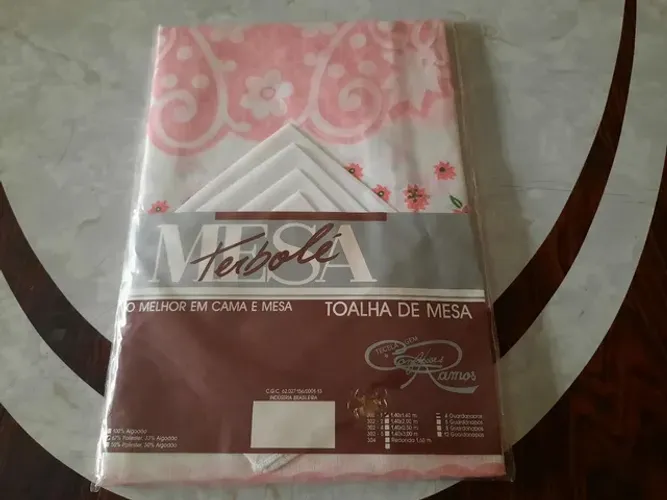 Toalha de Mesa Terbolé - Tecelagem confecções Ramos. 4 guardanapos, med. 1,40×1,40m Nova. 