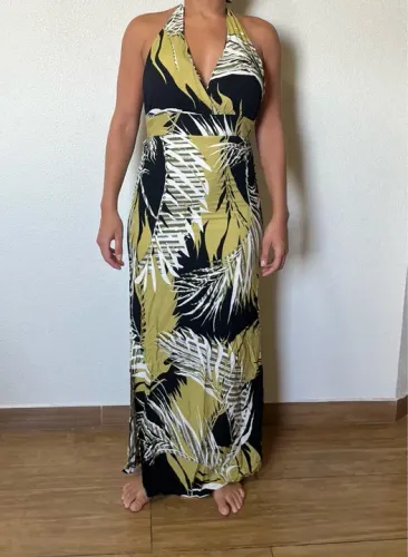 Vestido longo frente única com abertura na perna e bojo