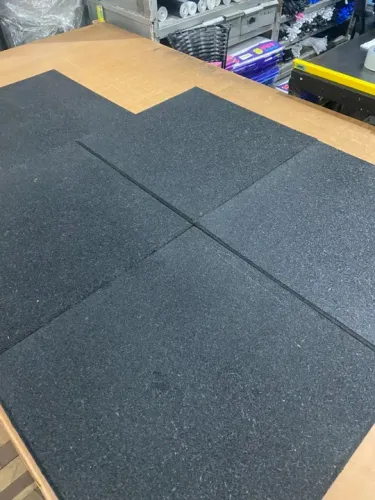Piso emborrachado academia 50x50