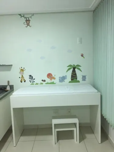 Maca pediátrica com colchonete para exames
