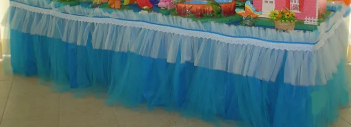 Toalhas em Tule  (saia decorativa para mesas de festa)