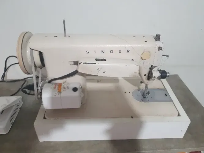 Máquina de Costura Singer Ponto de Ouro