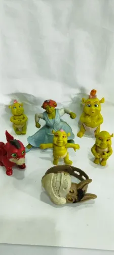 Bonecos Miniaturas Shrek Fiona Usados