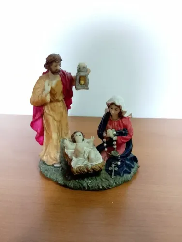 Lindo Presépio de Natal em Resina - Família Sagrada