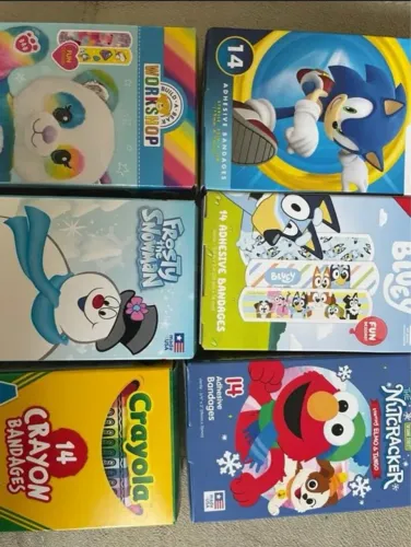Kit 6 caixas curativos Band aid Tem Sonic, Bluey